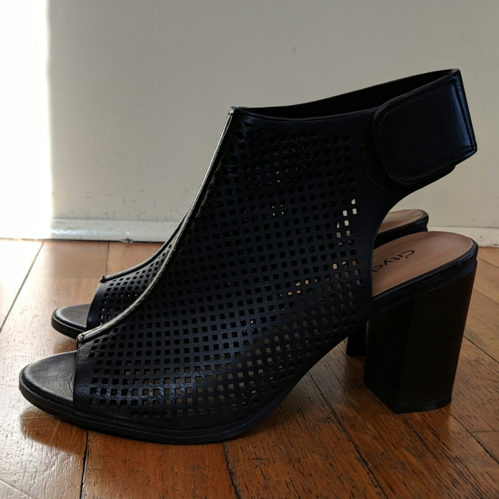 Block Heel Peep Toe Sandals